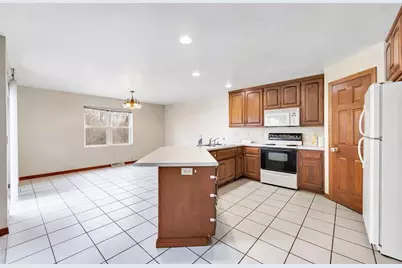 713 Edge Point Court, De Pere, WI 54115 - Photo 7