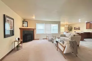 713 Edge Point Ct, De Pere, WI 54115 - Photo 5