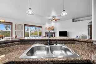1107 Pisces Pl, De Pere, WI 54115 - Photo 15