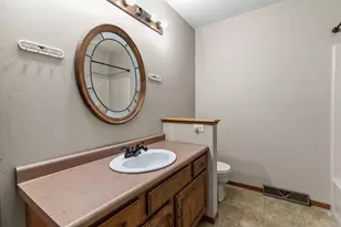 1709 Lake Breeze Rd, Oshkosh, WI 54904 - Photo 13