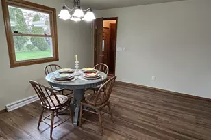512 Jeffery St, Combined Locks, WI 54113 - Photo 5