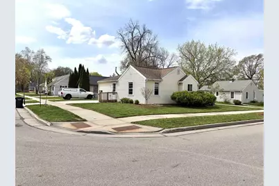 326 E Wilson Avenue, Appleton, WI 54915 - Photo 1