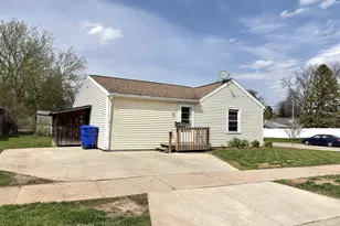 326 E Wilson Ave, Appleton, WI 54915 - Photo 3