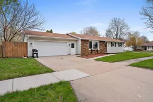 1540 Plaza Dr, Appleton, WI 54915 - Photo 33