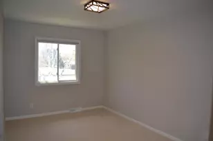 862 Castle Rd, Fond du Lac, WI 54935 - Photo 11