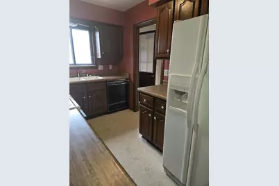 890 Bishop Court, Fond du Lac, WI 54935 - Photo 5