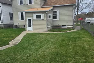 1132 Madison Ave, Marinette, WI 54143 - Photo 3