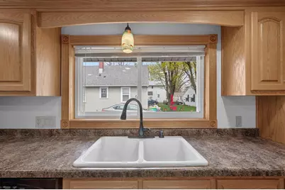 517 Abrams Street, Green Bay, WI 54302 - Photo 9