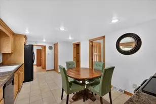 517 Abrams St, Green Bay, WI 54302 - Photo 11