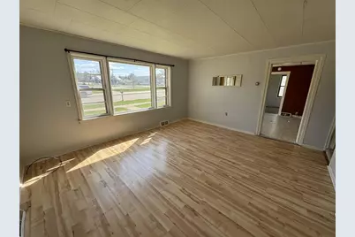 907 Park Avenue, Waupaca, WI 54981 - Photo 5
