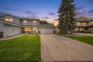 422 Silver Spring Dr, Green Bay, WI 54303 - Photo 1