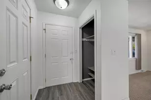 422 Silver Spring Dr, Green Bay, WI 54303 - Photo 11