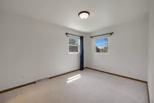 422 Silver Spring Dr, Green Bay, WI 54303 - Photo 25