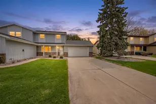422 Silver Spring Dr, Green Bay, WI 54303 - Photo 1