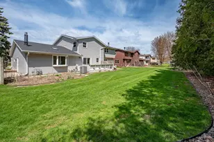 422 Silver Spring Dr, Green Bay, WI 54303 - Photo 5