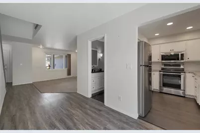 422 Silver Spring Drive, Green Bay, WI 54303 - Photo 13