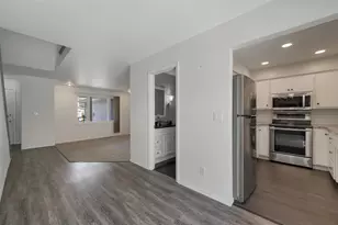 422 Silver Spring Dr, Green Bay, WI 54303 - Photo 13