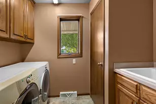 212 Apple Blossom Ln, Manitowoc, WI 54220 - Photo 23