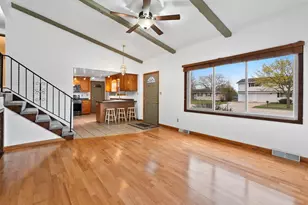 860 Fribourg St, De Pere, WI 54115 - Photo 9