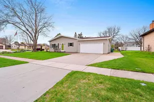 860 Fribourg St, De Pere, WI 54115 - Photo 47