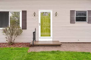 860 Fribourg St, De Pere, WI 54115 - Photo 3