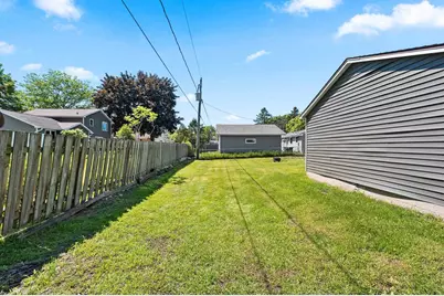634 Memory Avenue, Green Bay, WI 54301 - Photo 9