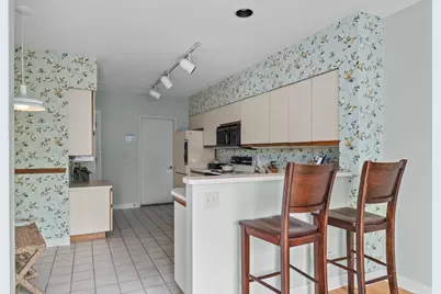 10 Lawrence Court #10, Appleton, WI 54911 - Photo 5