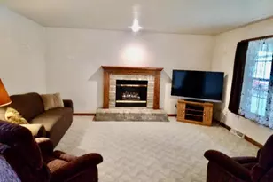 16279 Crestview Dr, Riverview, WI 54149 - Photo 9