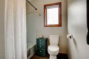 W1724 River Oaks Dr, Marinette, WI 54143 - Photo 17