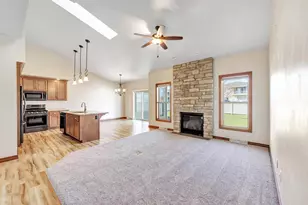 2206 Blue Stem Ln, De Pere, WI 54115 - Photo 3