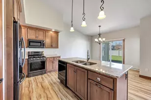 2206 Blue Stem Ln, De Pere, WI 54115 - Photo 7