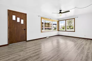 1432 Evans St, Oshkosh, WI 54901 - Photo 3