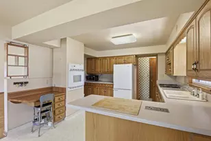 3288 Oakridge Rd, Neenah, WI 54956 - Photo 7
