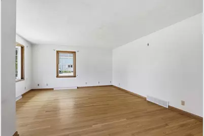 3288 Oakridge Road, Neenah, WI 54956 - Photo 3