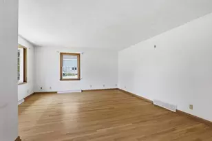 3288 Oakridge Rd, Neenah, WI 54956 - Photo 3