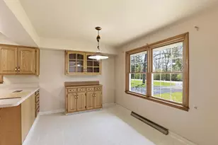 3288 Oakridge Rd, Neenah, WI 54956 - Photo 5