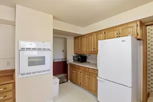 3288 Oakridge Rd, Neenah, WI 54956 - Photo 9