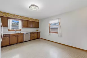 787 Chester Pl, Fond du Lac, WI 54935 - Photo 5