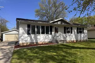 787 Chester Pl, Fond du Lac, WI 54935 - Photo 1