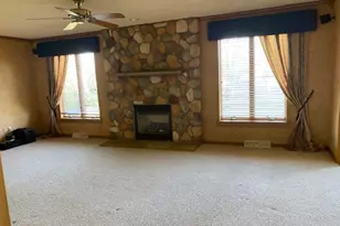 W5912 Blue Bonnet Dr, Appleton, WI 54915 - Photo 3