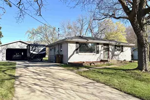 916 London St, Menasha, WI 54952 - Photo 1