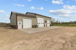 3290 Quarry Dr, Omro, WI 54963 - Photo 9