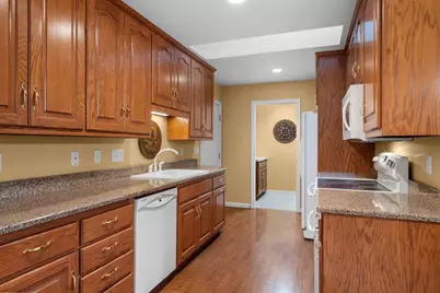 1633 Twin Lakes Circle, Green Bay, WI 54311 - Photo 15