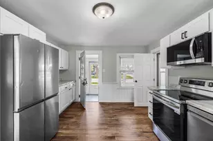 933 Lawrence St, Appleton, WI 54914 - Photo 7