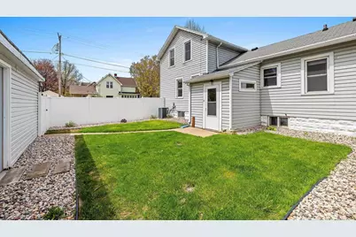 933 Lawrence Street, Appleton, WI 54914 - Photo 37