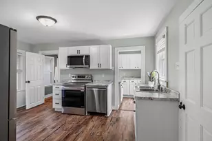 933 Lawrence St, Appleton, WI 54914 - Photo 9