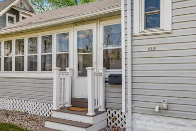 933 Lawrence Street, Appleton, WI 54914 - Photo 3