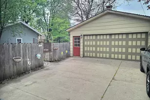 1513 N Main St, Oshkosh, WI 54901 - Photo 5