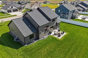 2212 Goblet Ln, De Pere, WI 54115 - Photo 7