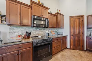 889 W Hubble Ln, Appleton, WI 54913 - Photo 7